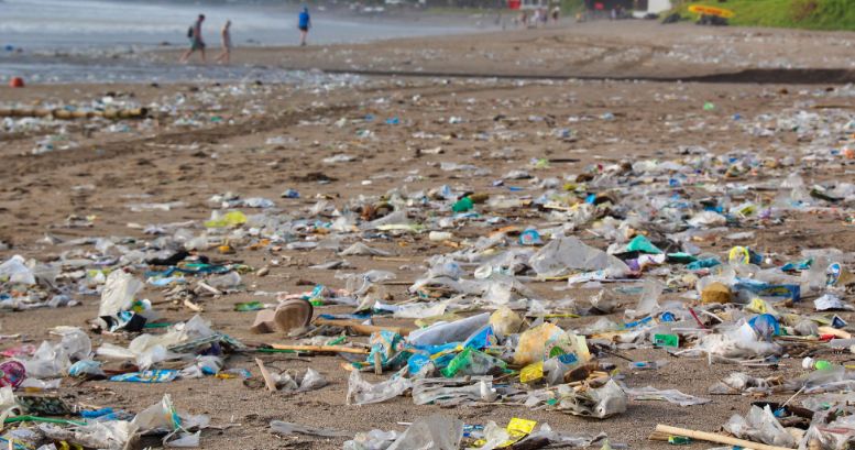 Plastikmüll am Strand